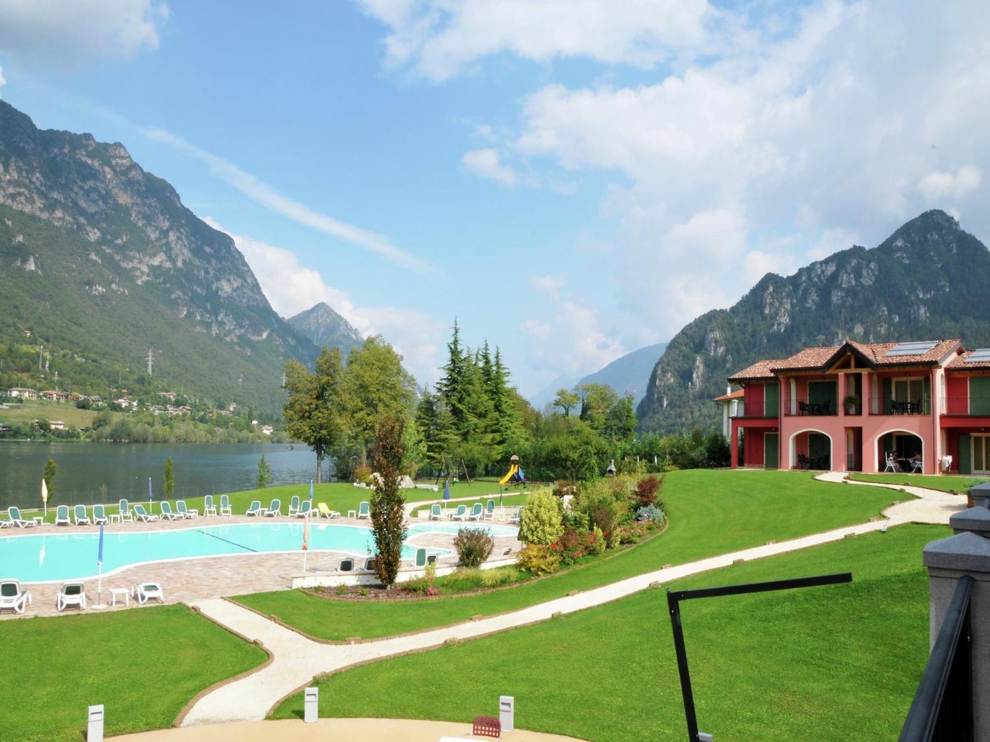 Spacious Apartment In Idro With Shared Pool Crone Екстериор снимка