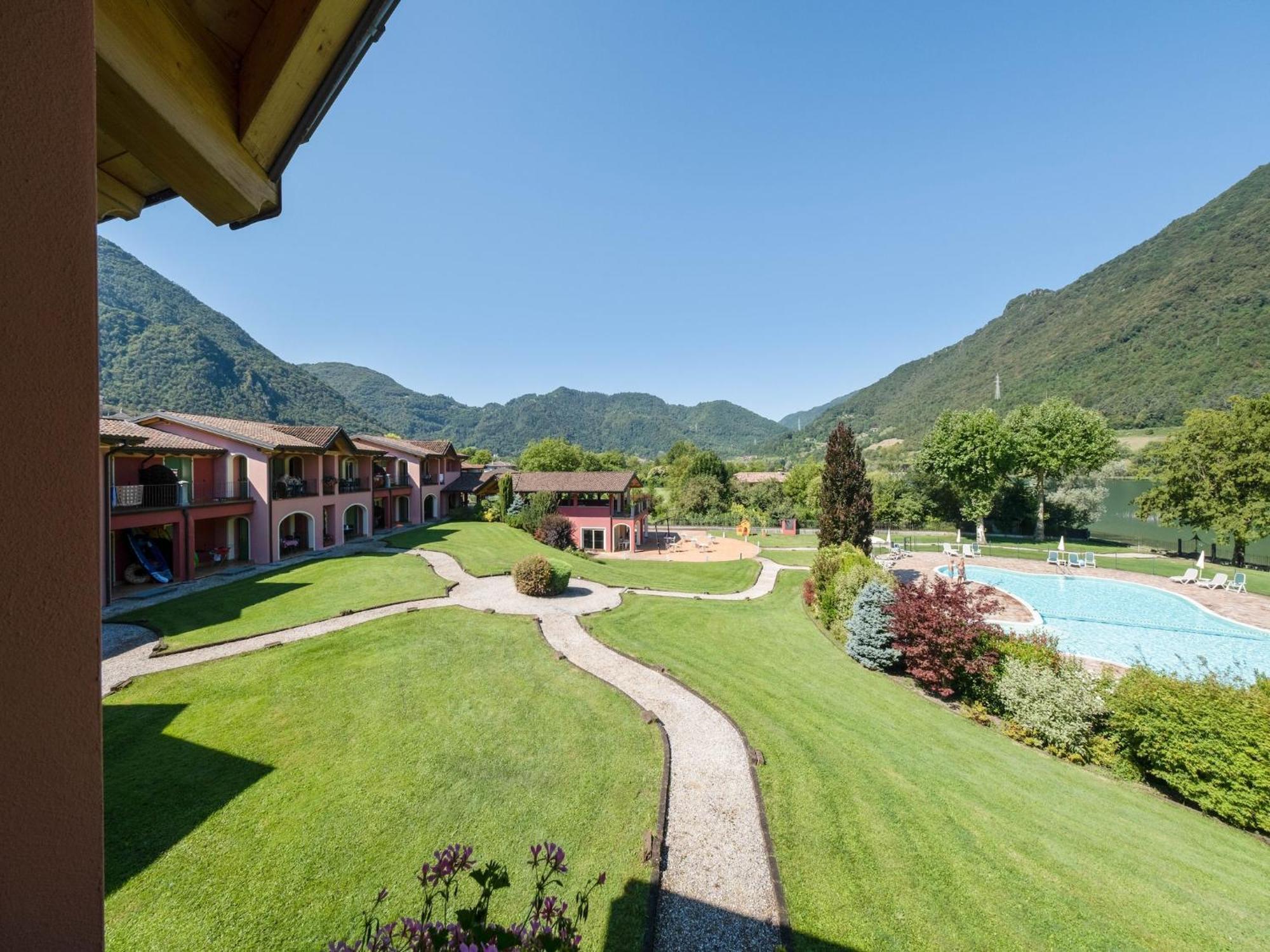Spacious Apartment In Idro With Shared Pool Crone Екстериор снимка