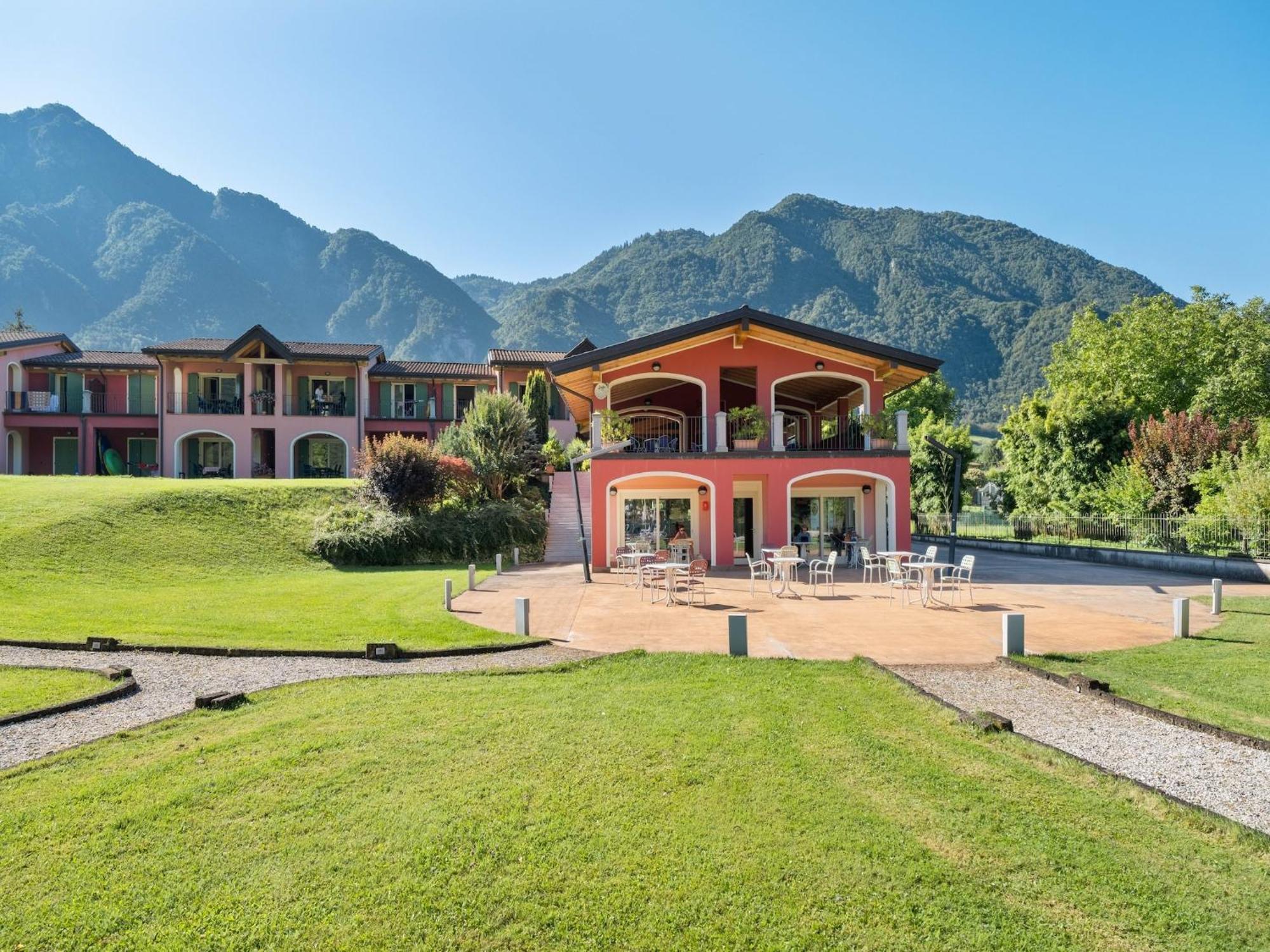 Spacious Apartment In Idro With Shared Pool Crone Екстериор снимка
