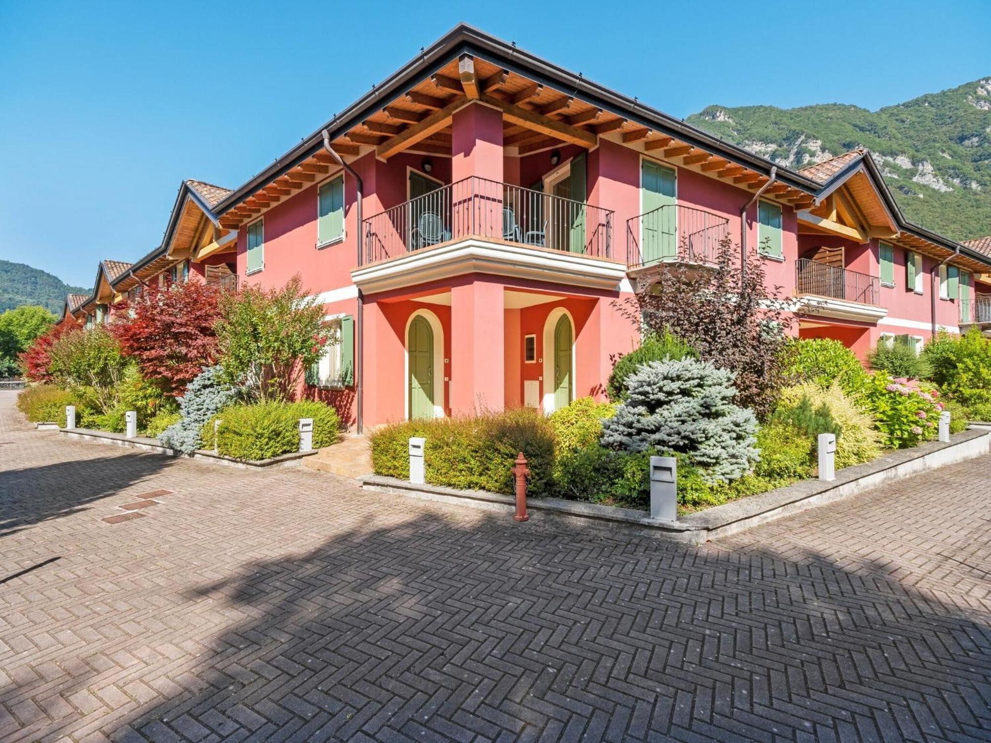 Spacious Apartment In Idro With Shared Pool Crone Екстериор снимка
