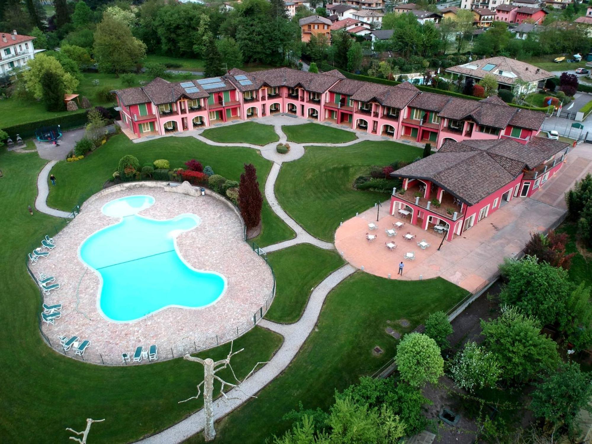 Spacious Apartment In Idro With Shared Pool Crone Екстериор снимка
