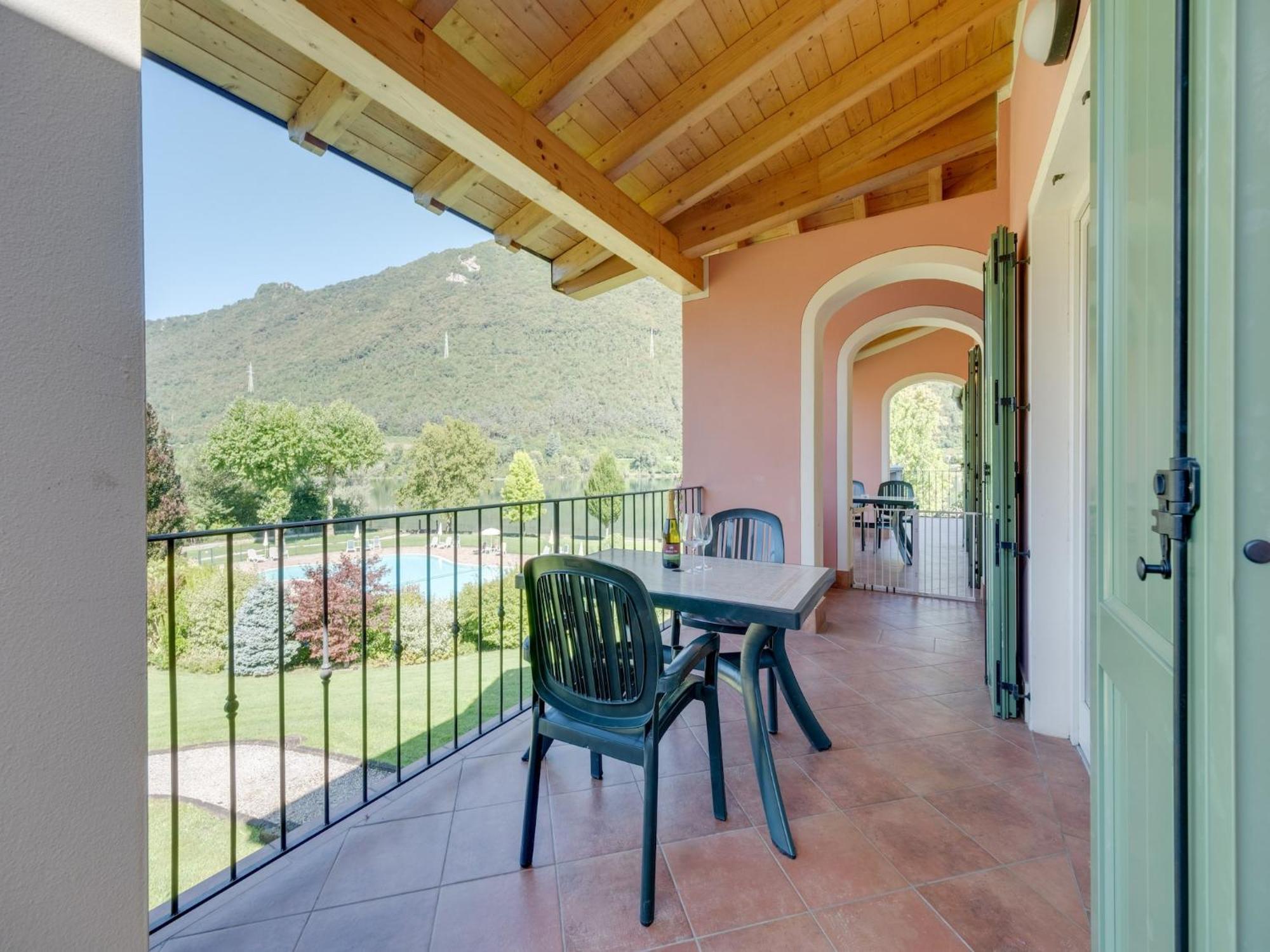 Spacious Apartment In Idro With Shared Pool Crone Екстериор снимка